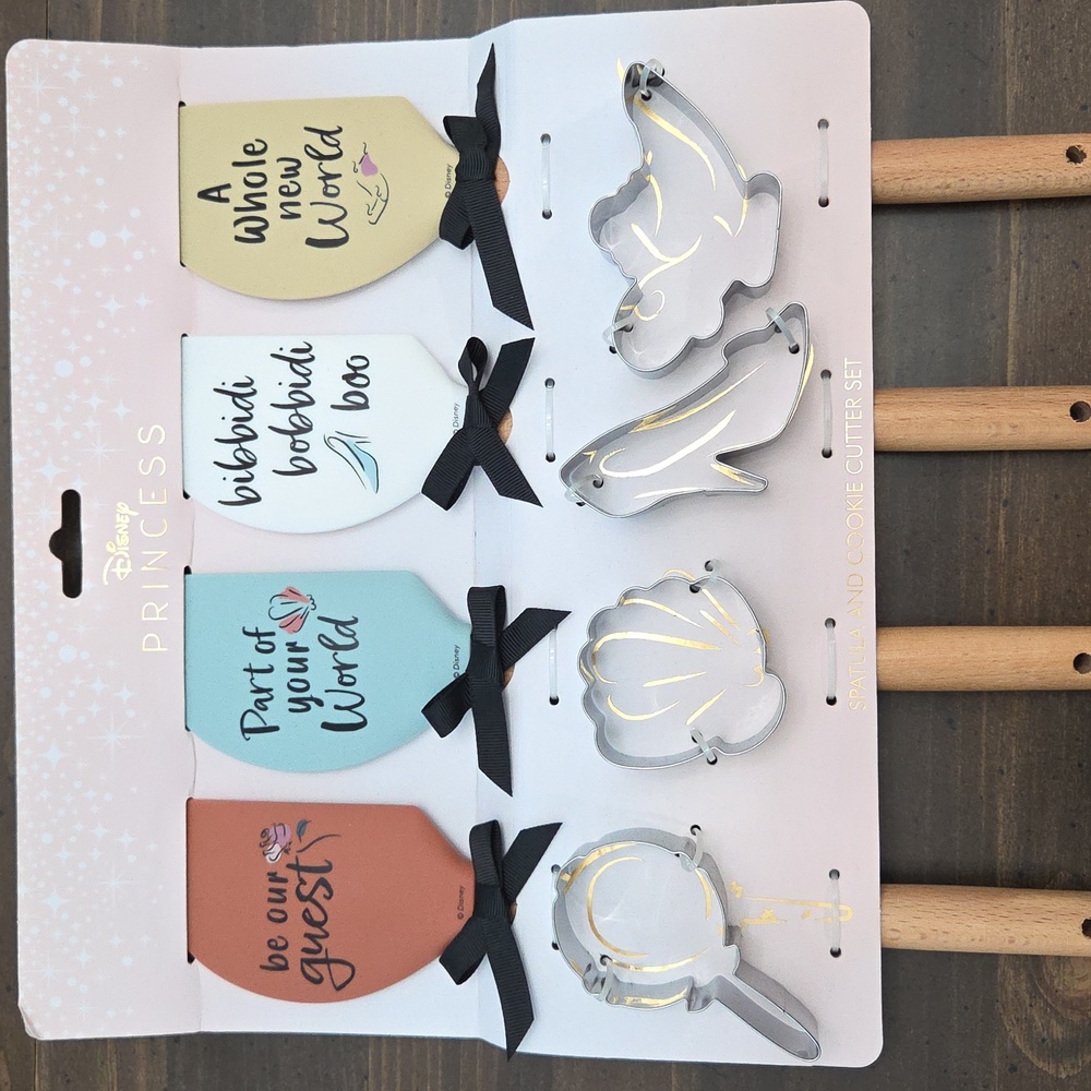 NWT Disney Princess Spatulas & Cookie Cutters - Set Of 4